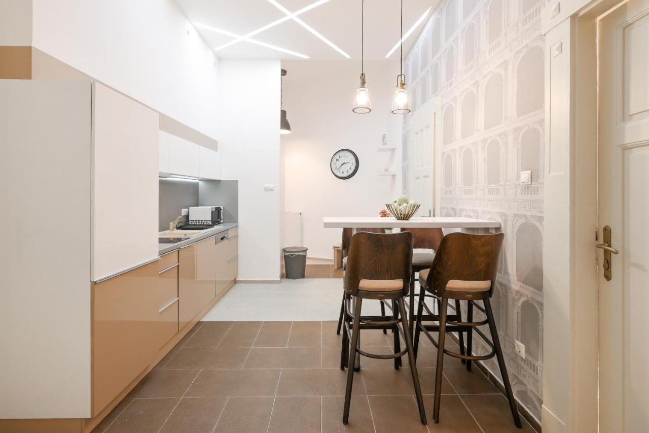 Deluxe Central Apartment With 4Bedrm 2 Bathrm Budapest Eksteriør billede