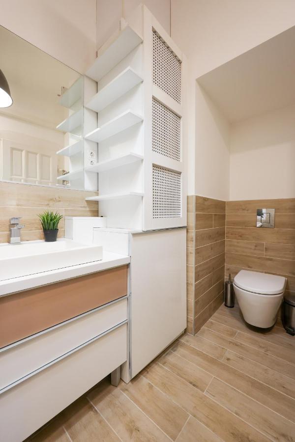 Deluxe Central Apartment With 4Bedrm 2 Bathrm Budapest Eksteriør billede