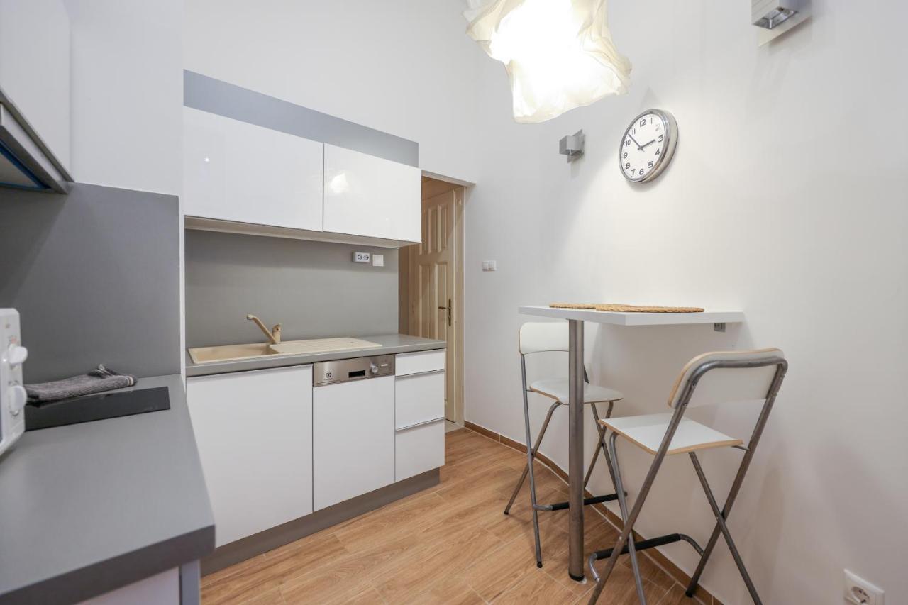 Deluxe Central Apartment With 4Bedrm 2 Bathrm Budapest Eksteriør billede